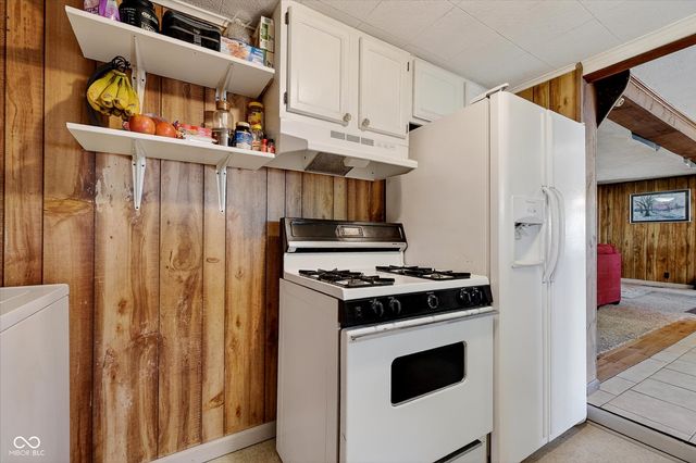 806 Oak Street, Tipton, IN 46072