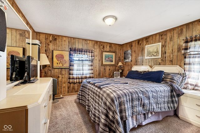 806 Oak Street, Tipton, IN 46072