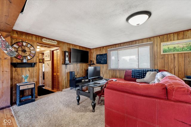 806 Oak Street, Tipton, IN 46072