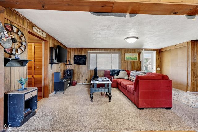 806 Oak Street, Tipton, IN 46072