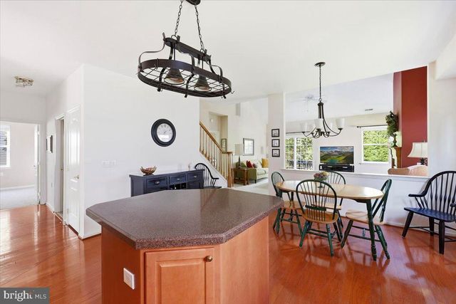 6 MITCHELL CT, Marlton, NJ 08053
