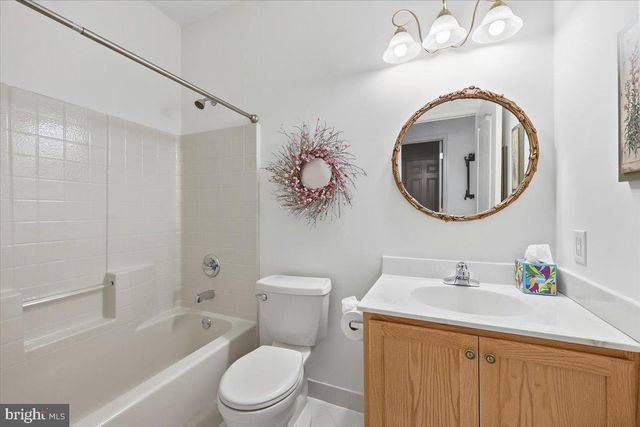 6 MITCHELL CT, Marlton, NJ 08053