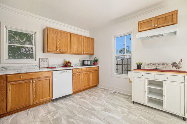 1630 AVENUE O, Council Bluffs, IA 51501