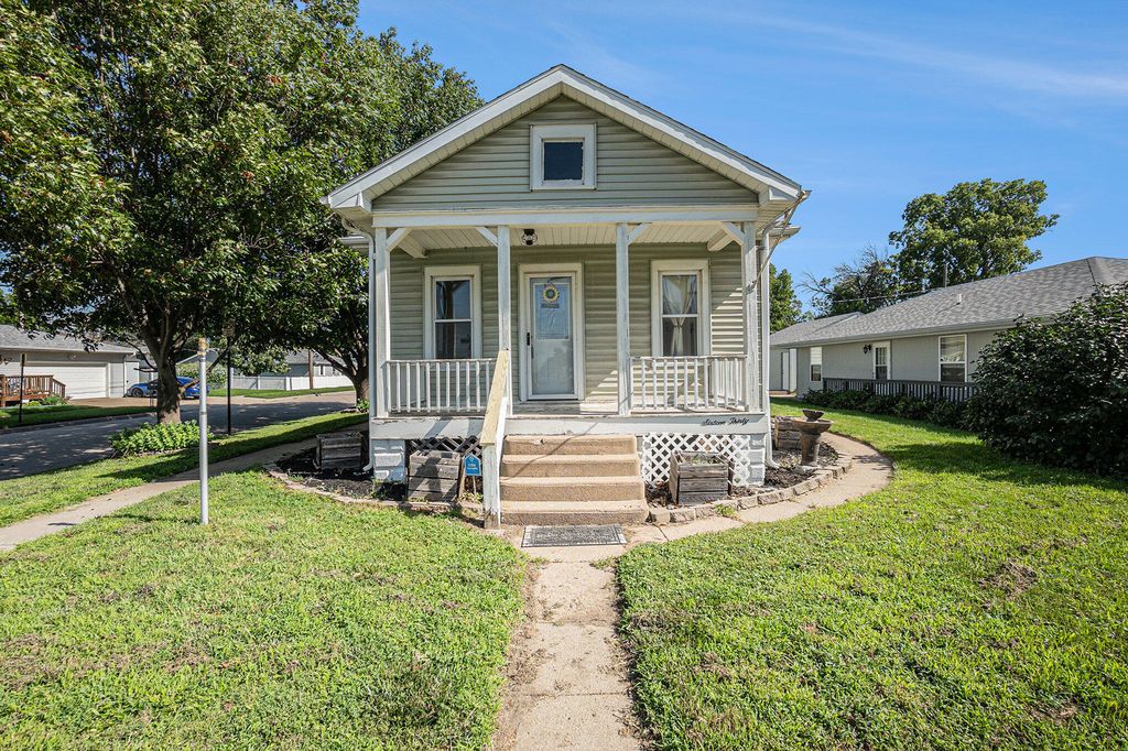 1630 AVENUE O, Council Bluffs, IA 51501