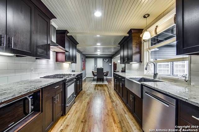 211 ROBINHOOD PL, San Antonio, TX 78209
