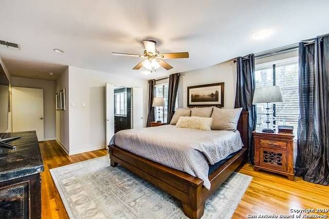 211 ROBINHOOD PL, San Antonio, TX 78209