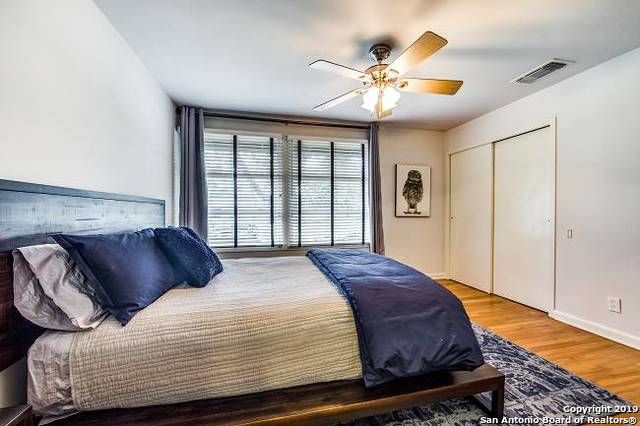 211 ROBINHOOD PL, San Antonio, TX 78209