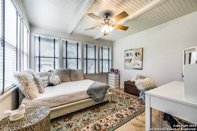 211 ROBINHOOD PL, San Antonio, TX 78209