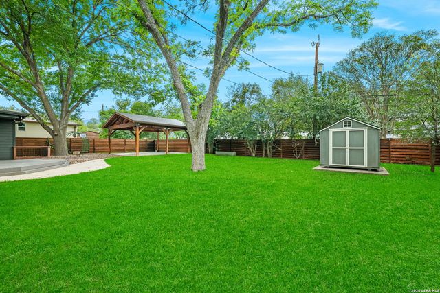 211 ROBINHOOD PL, San Antonio, TX 78209