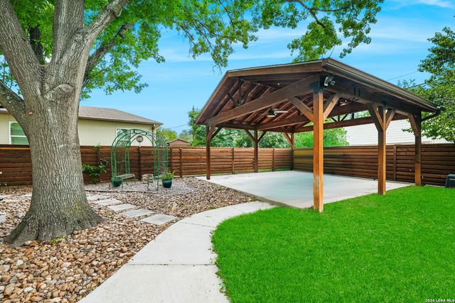 211 ROBINHOOD PL, San Antonio, TX 78209