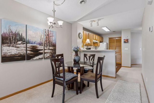 2240 Ranchview Lane N 80, Plymouth, MN 55447