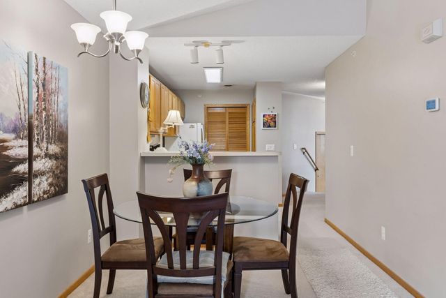 2240 Ranchview Lane N 80, Plymouth, MN 55447