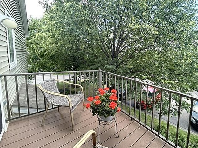 2240 Ranchview Lane N 80, Plymouth, MN 55447