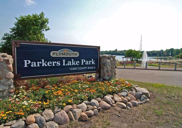 2240 Ranchview Lane N 80, Plymouth, MN 55447