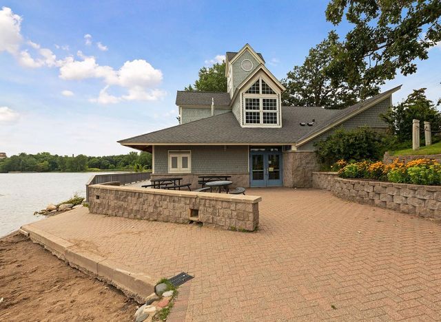 2240 Ranchview Lane N 80, Plymouth, MN 55447