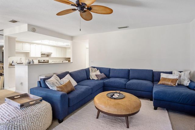 8012 HOLLYRIDGE Road 17, Jacksonville, FL 32256