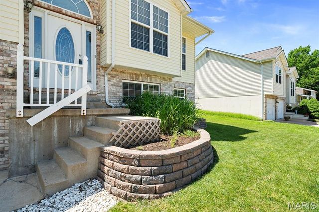 2325 Arkansas Drive, High Ridge, MO 63049