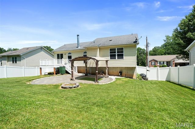 2325 Arkansas Drive, High Ridge, MO 63049