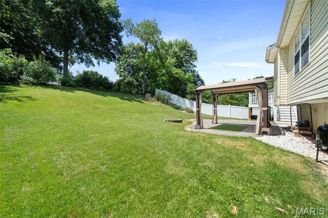 2325 Arkansas Drive, High Ridge, MO 63049