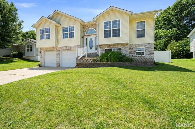 2325 Arkansas Drive, High Ridge, MO 63049