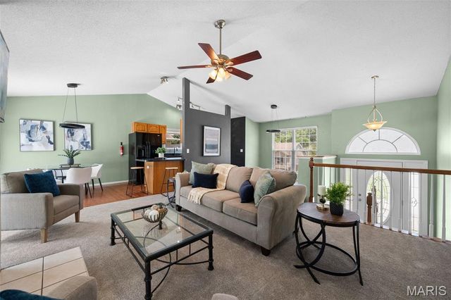 2325 Arkansas Drive, High Ridge, MO 63049