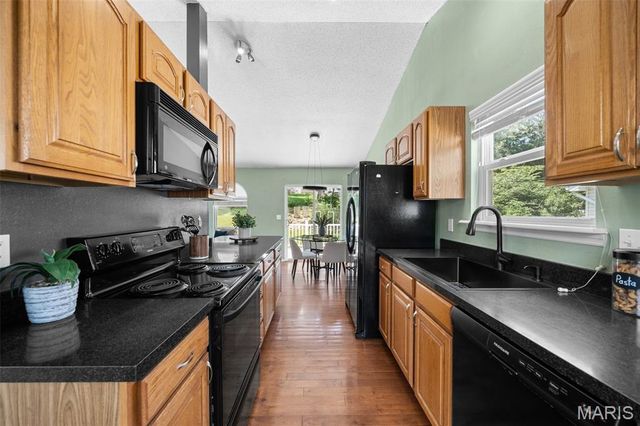 2325 Arkansas Drive, High Ridge, MO 63049
