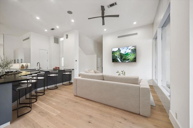 1601 Pine Chase Drive, Houston, TX 77055