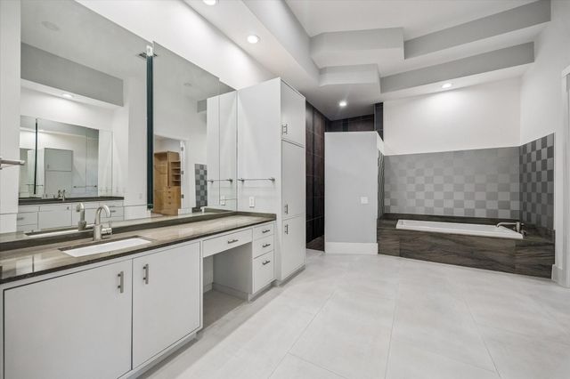 1601 Pine Chase Drive, Houston, TX 77055