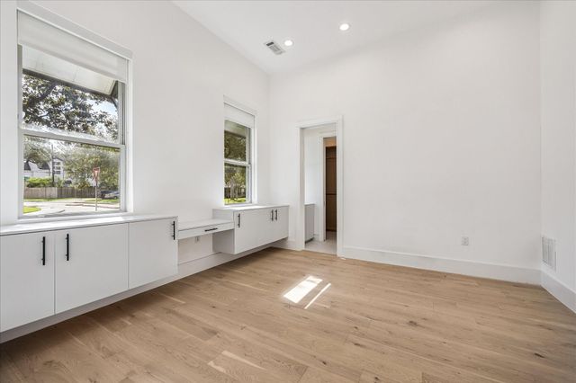 1601 Pine Chase Drive, Houston, TX 77055