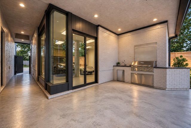 1601 Pine Chase Drive, Houston, TX 77055