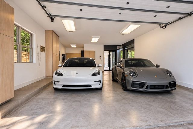 1601 Pine Chase Drive, Houston, TX 77055
