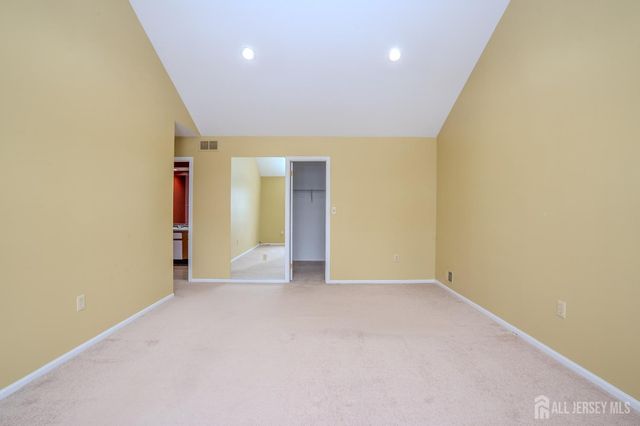 3 Ascot Place, North Brunswick, NJ 08902