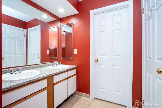 3 Ascot Place, North Brunswick, NJ 08902