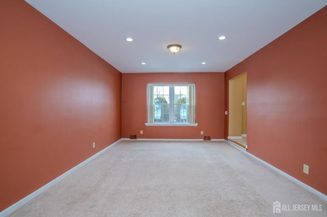 3 Ascot Place, North Brunswick, NJ 08902