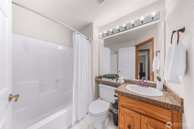 4221 Montgomery Place, Mount Vernon, WA 98274