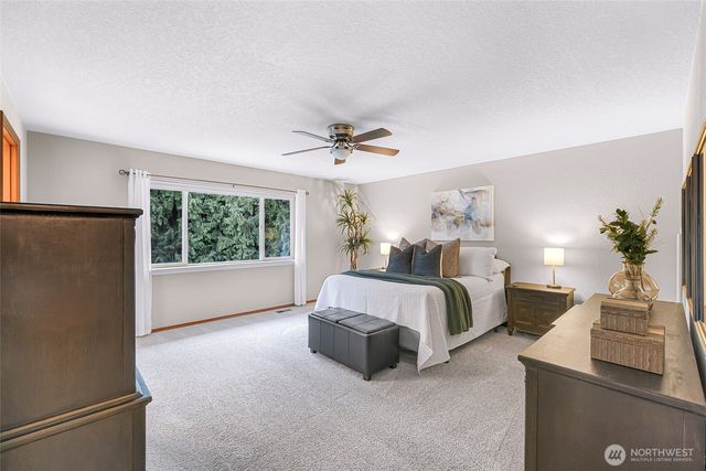 4221 Montgomery Place, Mount Vernon, WA 98274