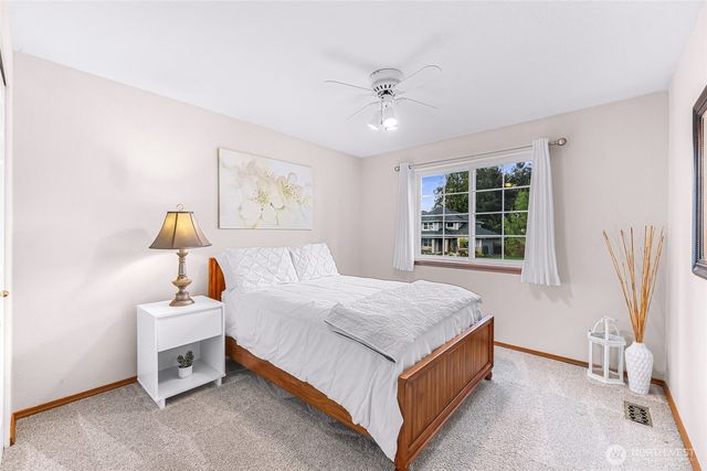 4221 Montgomery Place, Mount Vernon, WA 98274