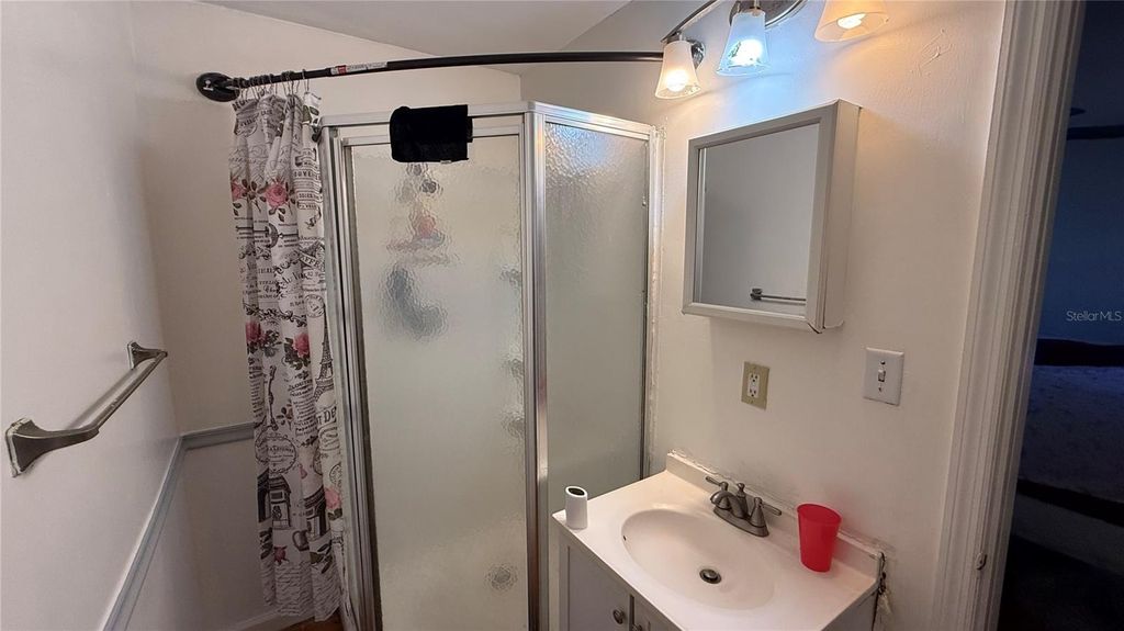 Image 15 of property listing at 531 ARNESON AVENUE, Auburndale, FL 33823