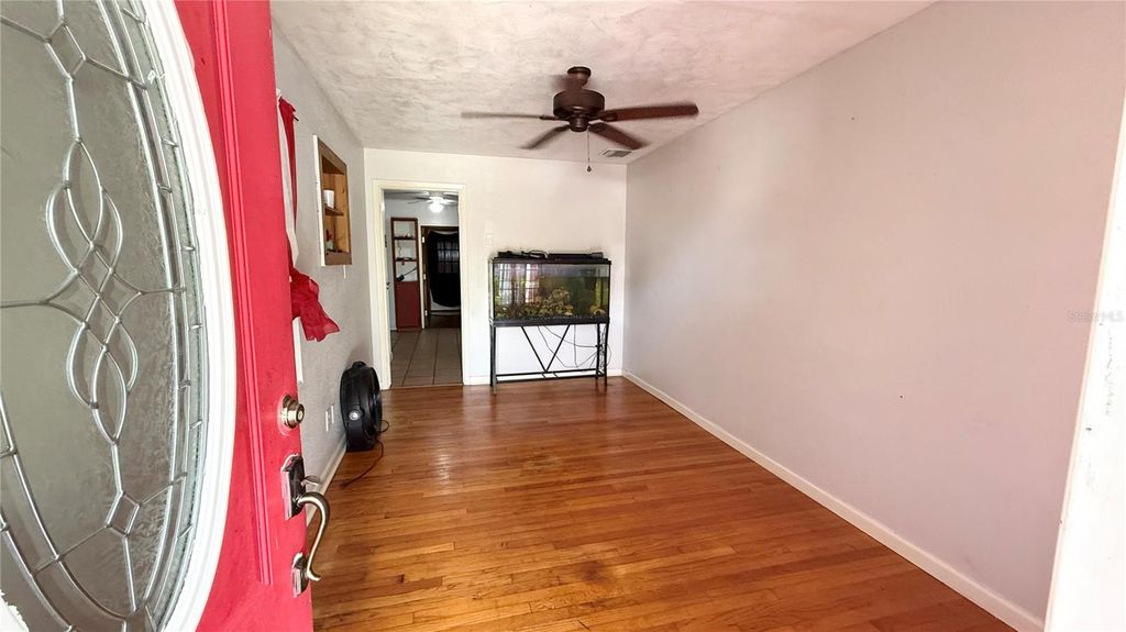 Image 3 of property listing at 531 ARNESON AVENUE, Auburndale, FL 33823