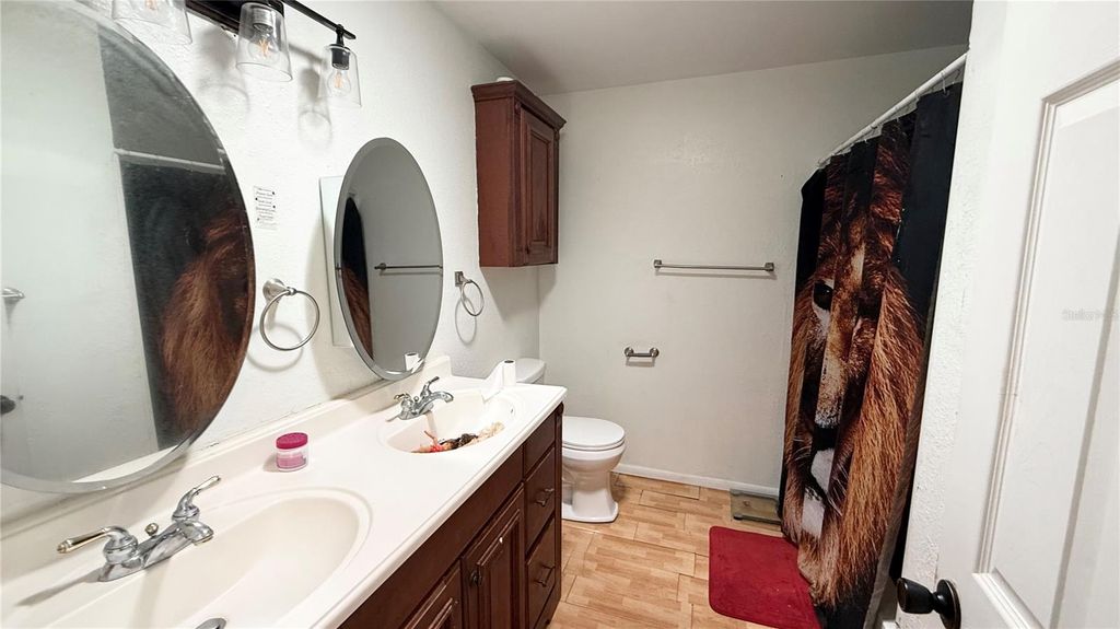 Image 21 of property listing at 531 ARNESON AVENUE, Auburndale, FL 33823