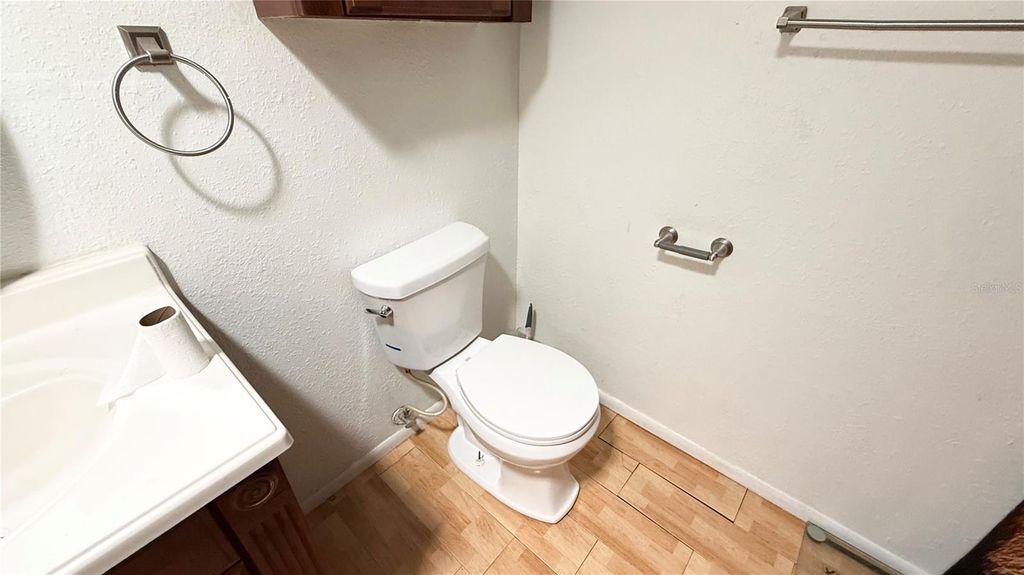 Image 24 of property listing at 531 ARNESON AVENUE, Auburndale, FL 33823