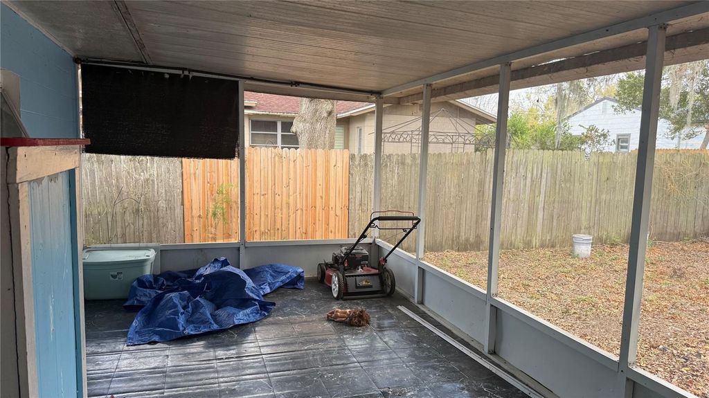 Image 33 of property listing at 531 ARNESON AVENUE, Auburndale, FL 33823