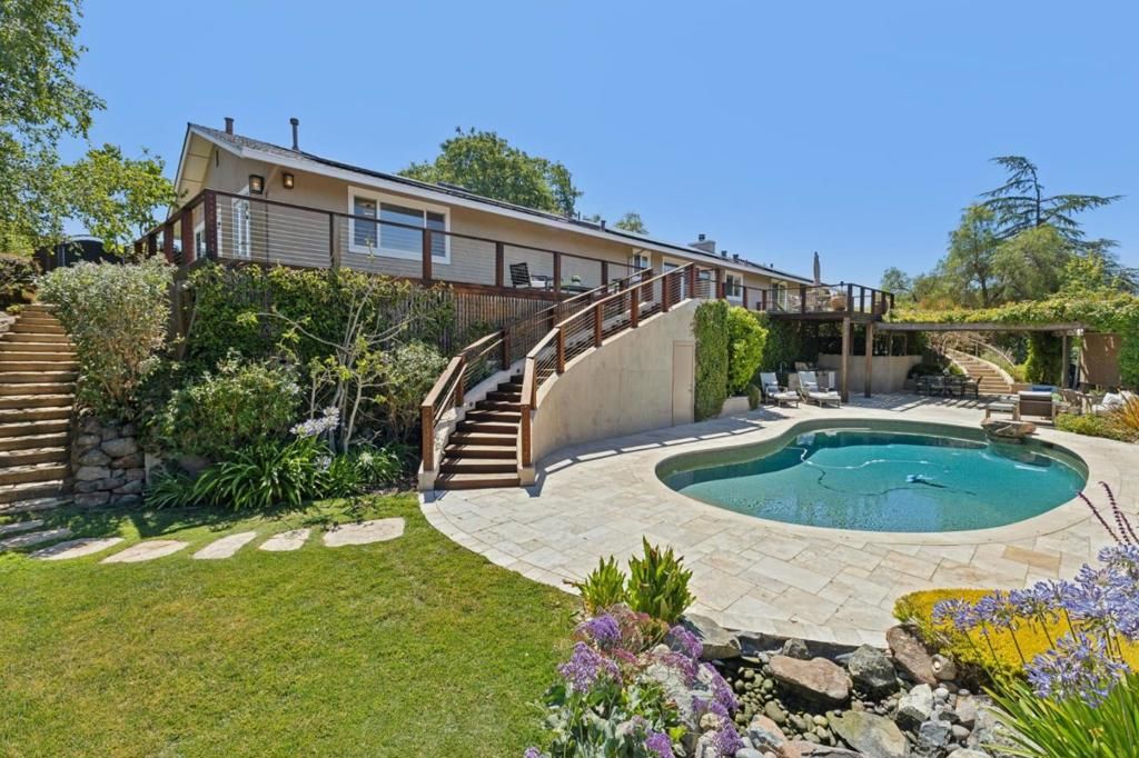 Image 32 of property listing at 14275 Hilltop Way, Saratoga, CA 95070