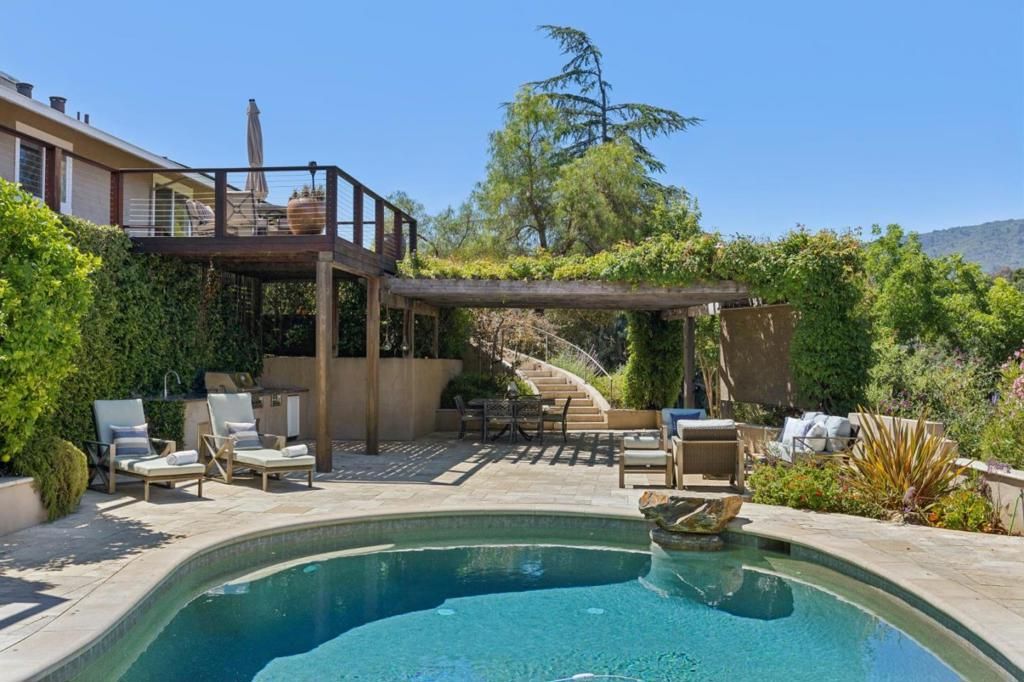 Image 33 of property listing at 14275 Hilltop Way, Saratoga, CA 95070