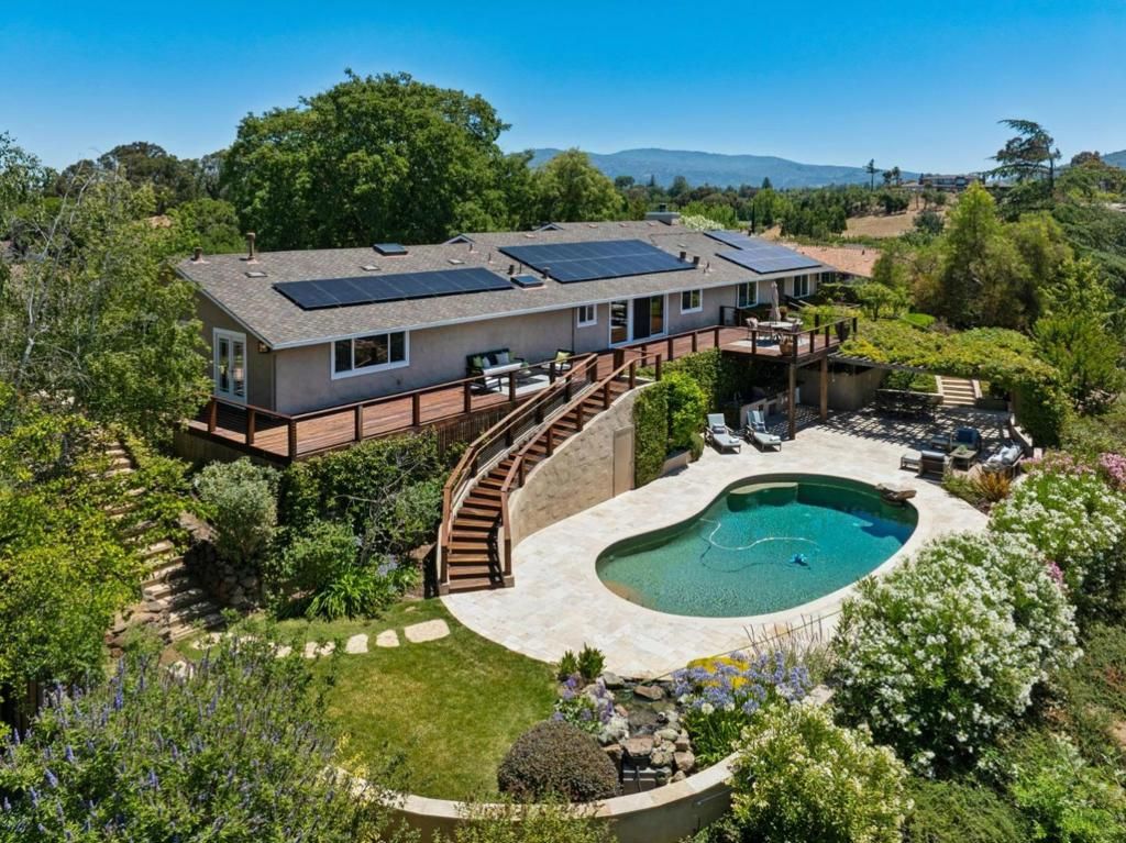 Image 4 of property listing at 14275 Hilltop Way, Saratoga, CA 95070