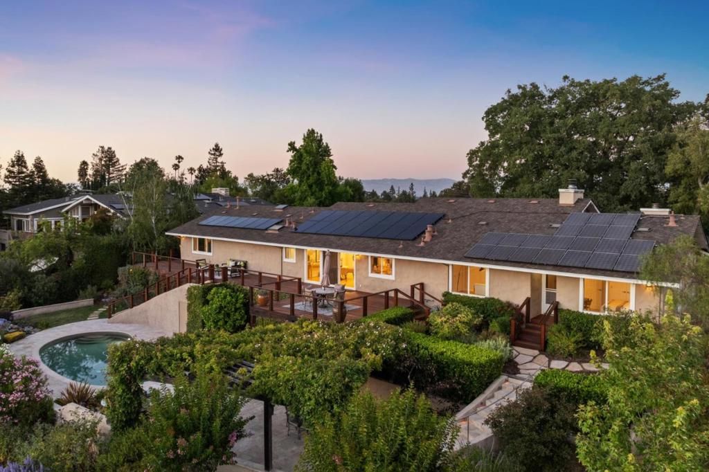 Image 40 of property listing at 14275 Hilltop Way, Saratoga, CA 95070