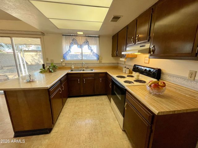 914 W BLUEFIELD Avenue, Phoenix, AZ 85023