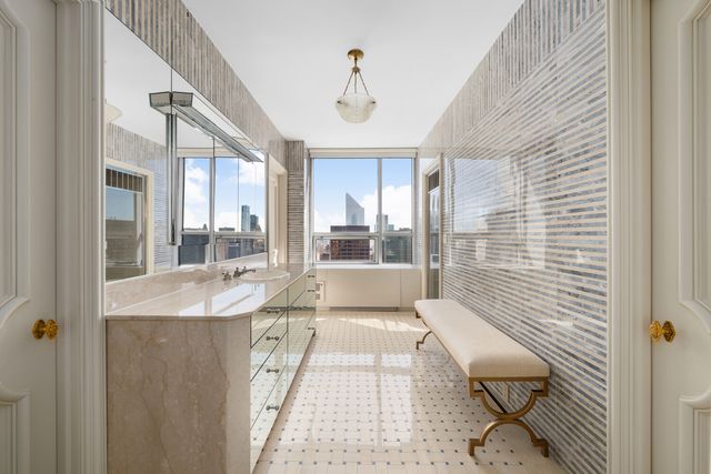 15 W 53RD Street PHA, New York City, NY 10019