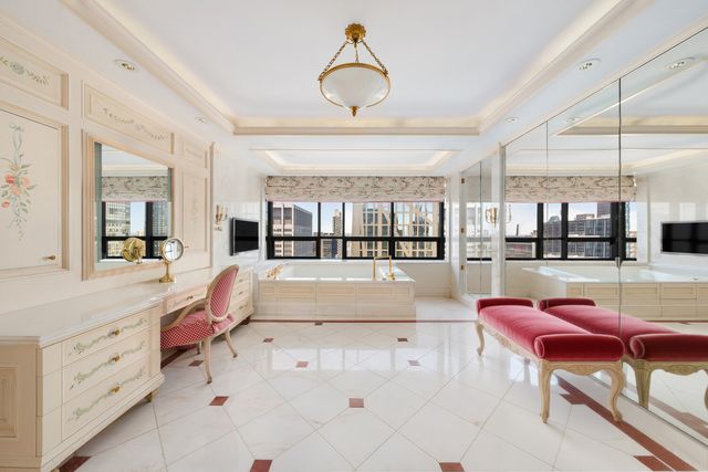 15 W 53RD Street PHA, New York City, NY 10019