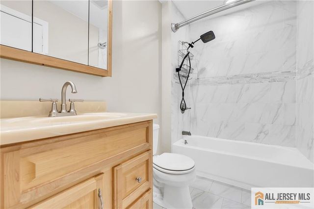 44 Hickory Court, Jamesburg, NJ 08831